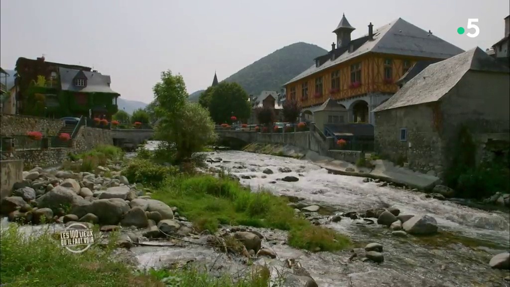Documentaire Les Hautes-Pyrénées, du sanctuaire de Lourdes à l’observatoire du Pic du Midi