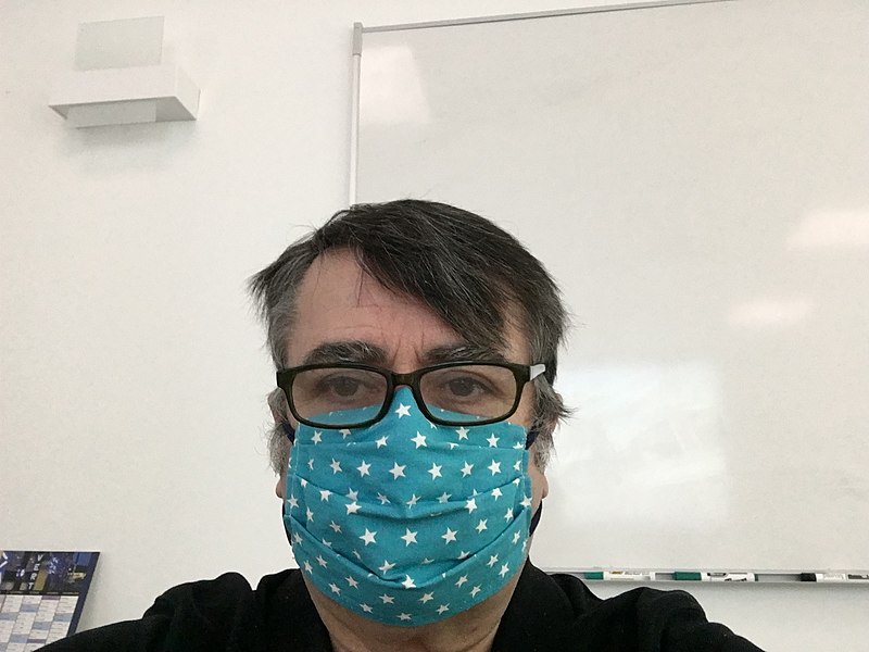 Documentaire Coronavirus : les masques faits maison sont-ils efficaces ?