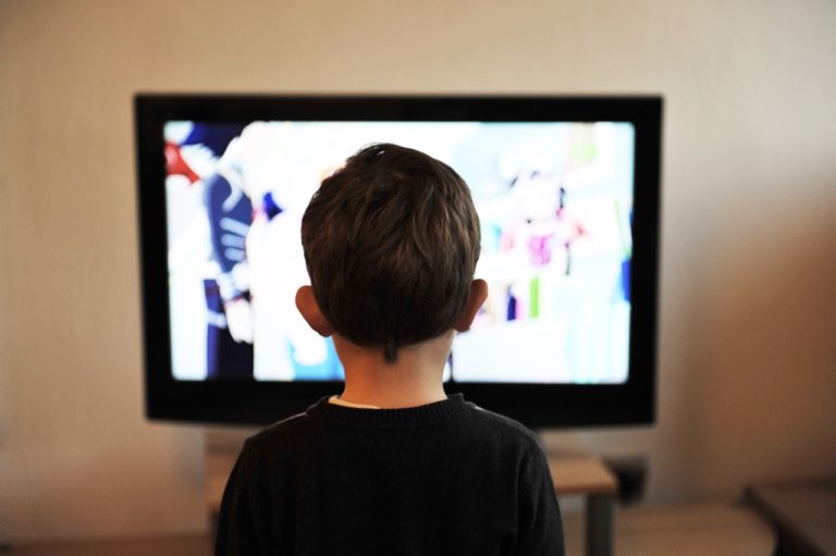 Article | Comment choisir son écran plat pour regarder des documentaires ?