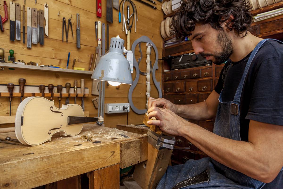 Formation. Quatre questions sur le métier de luthier/ère