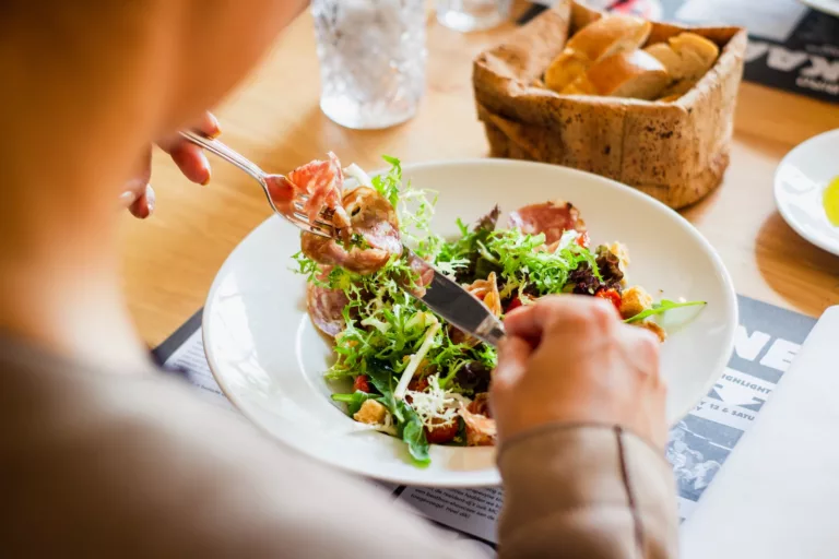 Article | Après les fêtes : comment perdre ses kilos en trop et éviter de les récupérer ?