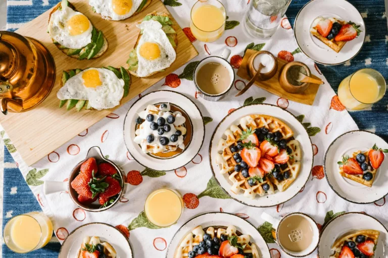 Article | Perdre du poids avec petit-déjeuner copieux et un dîner léger : mythe ou réalité ?