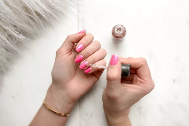 Article | Vernis semi-permanent : quels dangers ?