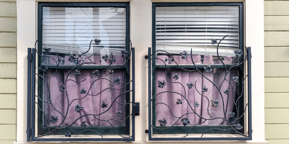 Documentaire Les normes de hauteur pour les garde-corps de fenêtres : sécuriser vos espaces en toute conformité