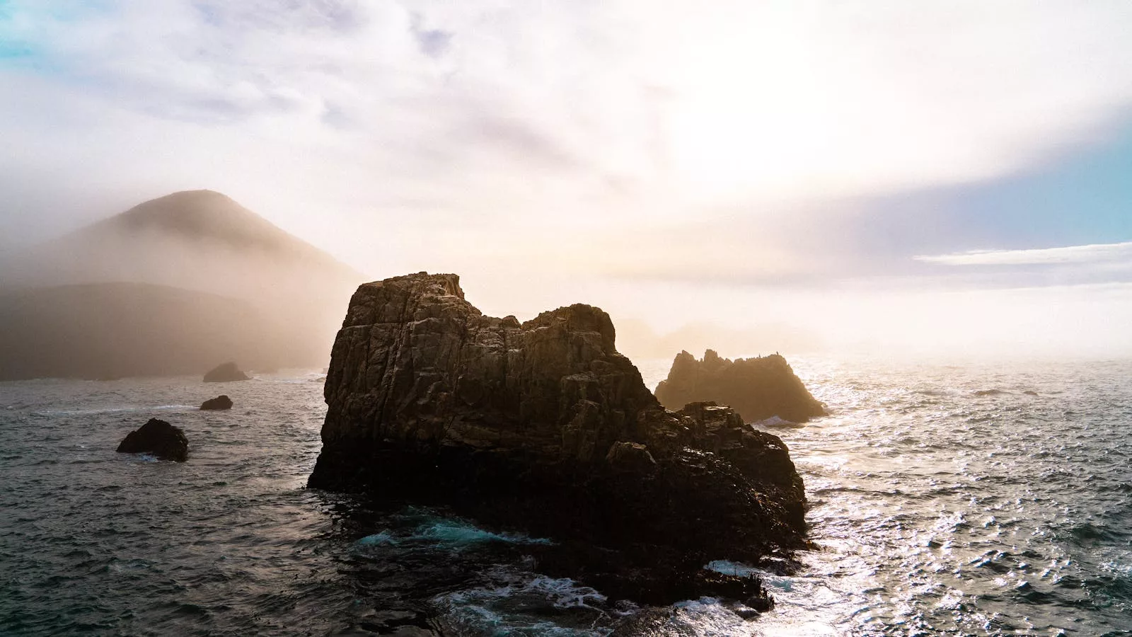 L'océan Pacifique, avec son immense étendue, sa profondeur vertigineuse et sa biodiversité remarquable, est indéniablement le plus vaste et l'un des océans les plus dominants à l'échelle mondiale.