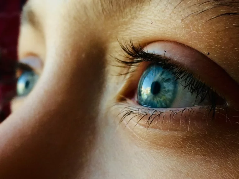 Article | Peut-on faire la sieste avec des lentilles ?