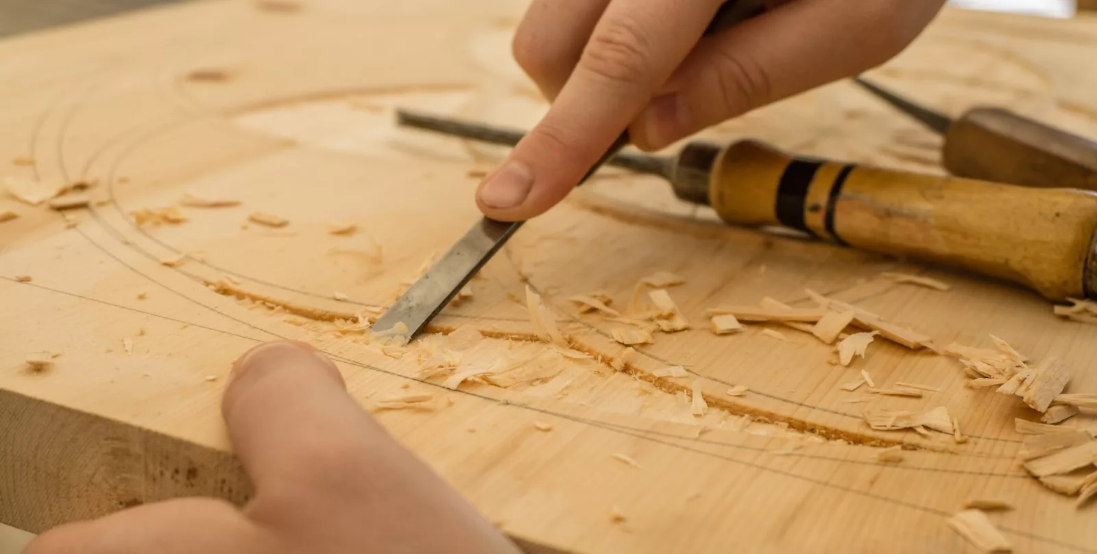 Ciseaux à bois : comment les affûter ?