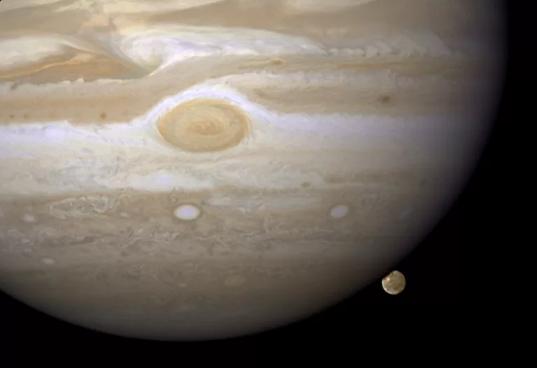 Article | La grande tache rouge de Jupiter : un mystère cosmique