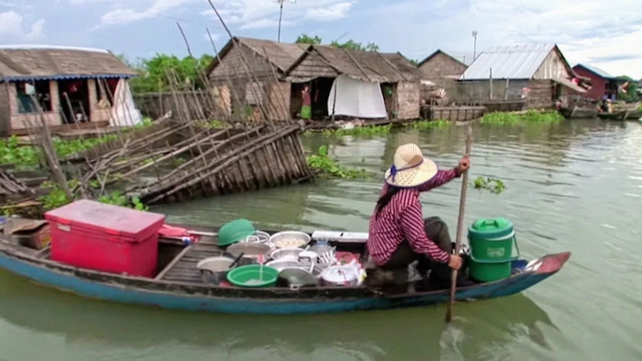 Cambodge, la vie sur une maison flottante