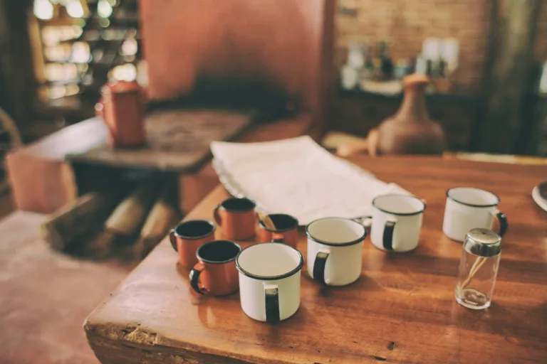 Article | Comment protéger une table en bois ?