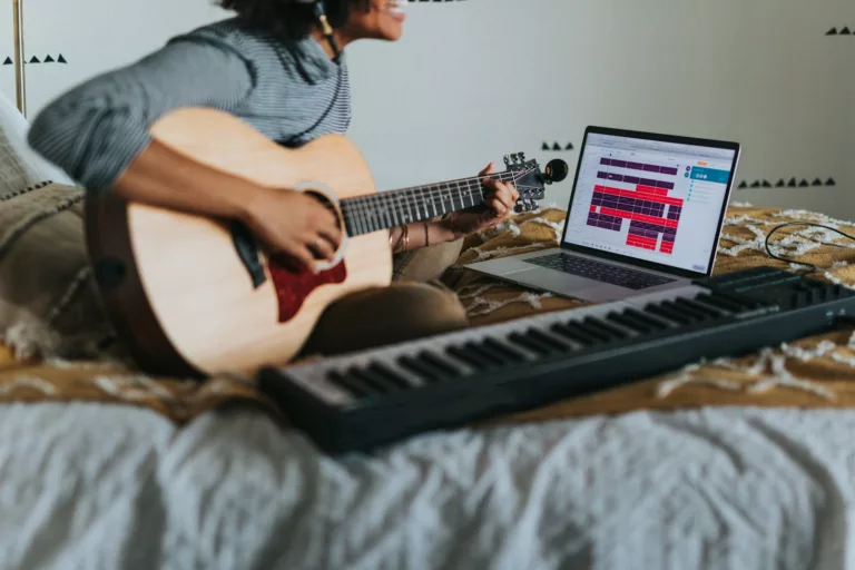 Article | Pourquoi utiliser une tablature pour guitare pour progresser et où en trouver en ligne ?