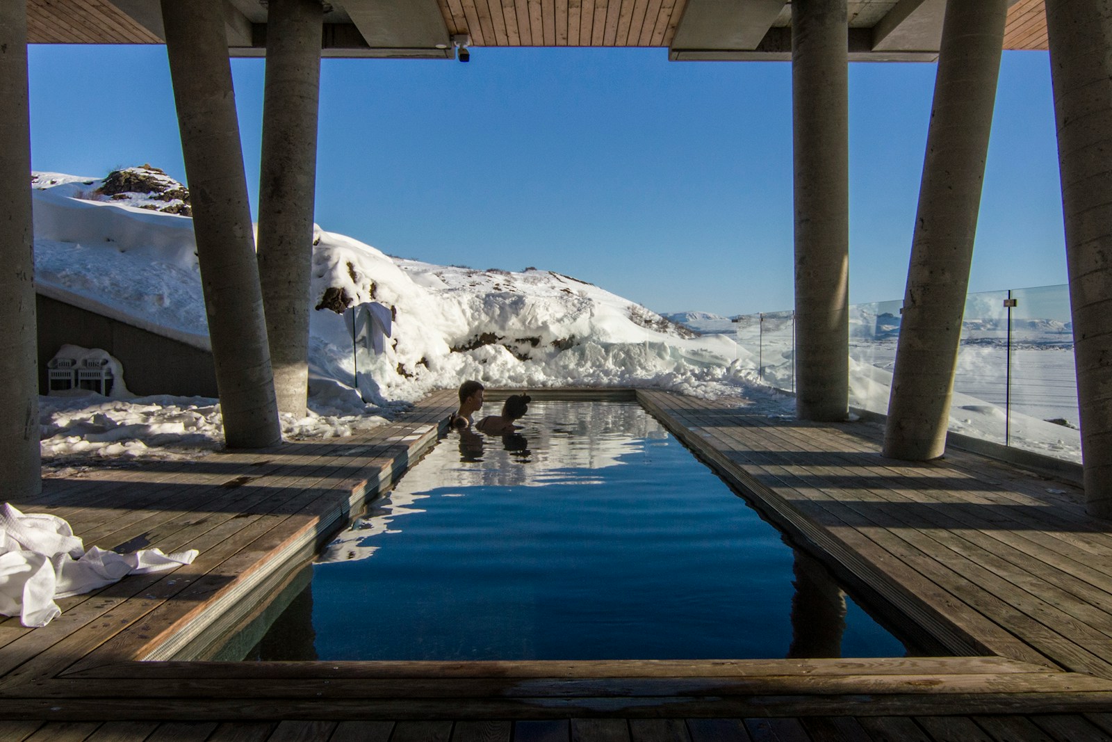 L’hivernage passif, ou total, consiste à mettre la piscine complètement à l’arrêt durant toute la période froide.