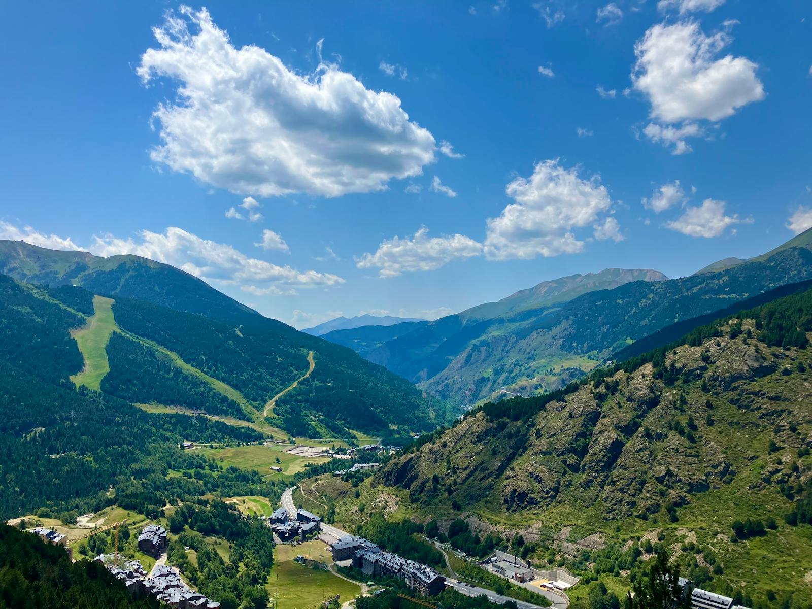 À la rencontre d'Andorre, joyau niché dans les Pyrénées