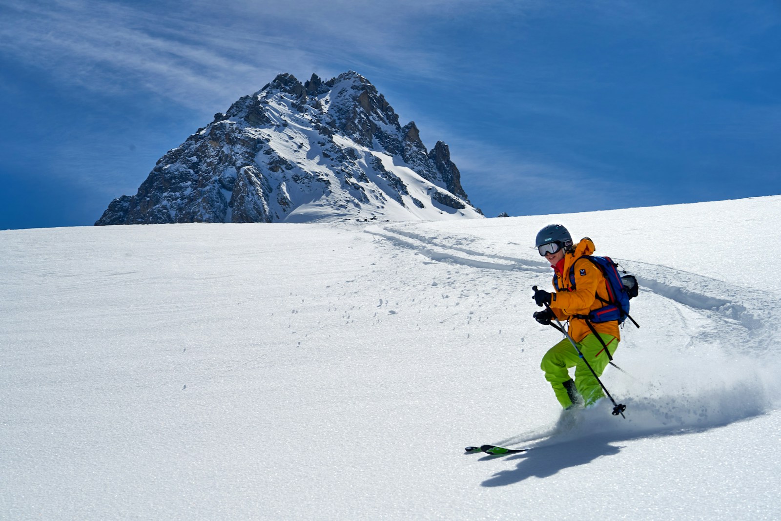 Quelles différences entre ski et ski freeride ?