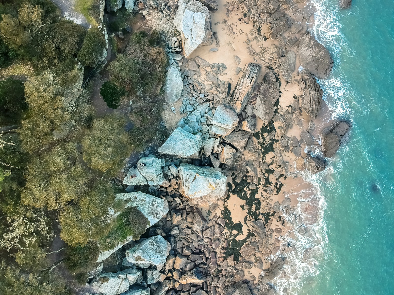 L'île de Noirmoutier est bien plus qu'une simple destination balnéaire. Elle offre une harmonie parfaite entre nature, culture et histoire,